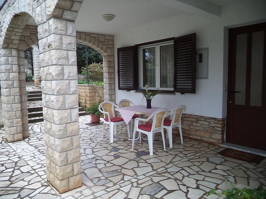 Valeriana Apartment พูลา ภายนอก รูปภาพ