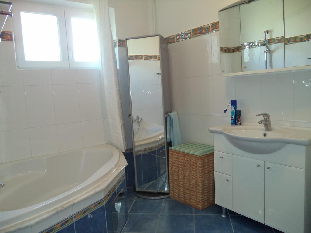 Valeriana Apartment พูลา ภายนอก รูปภาพ
