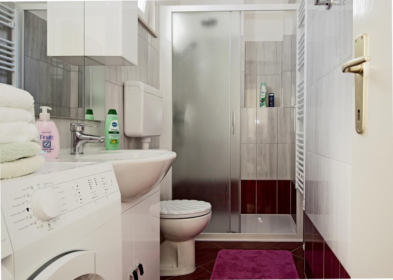 Valeriana Apartment พูลา ภายนอก รูปภาพ