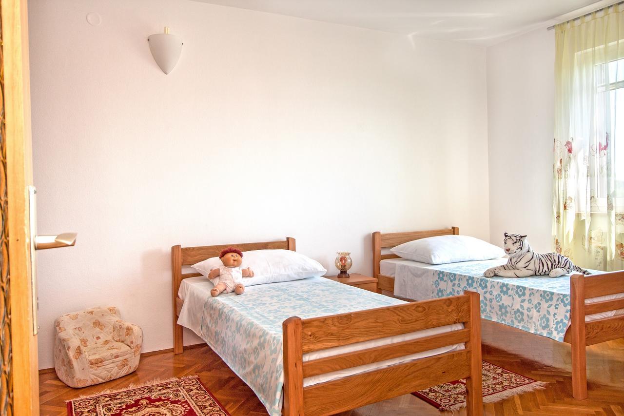 Valeriana Apartment พูลา ภายนอก รูปภาพ