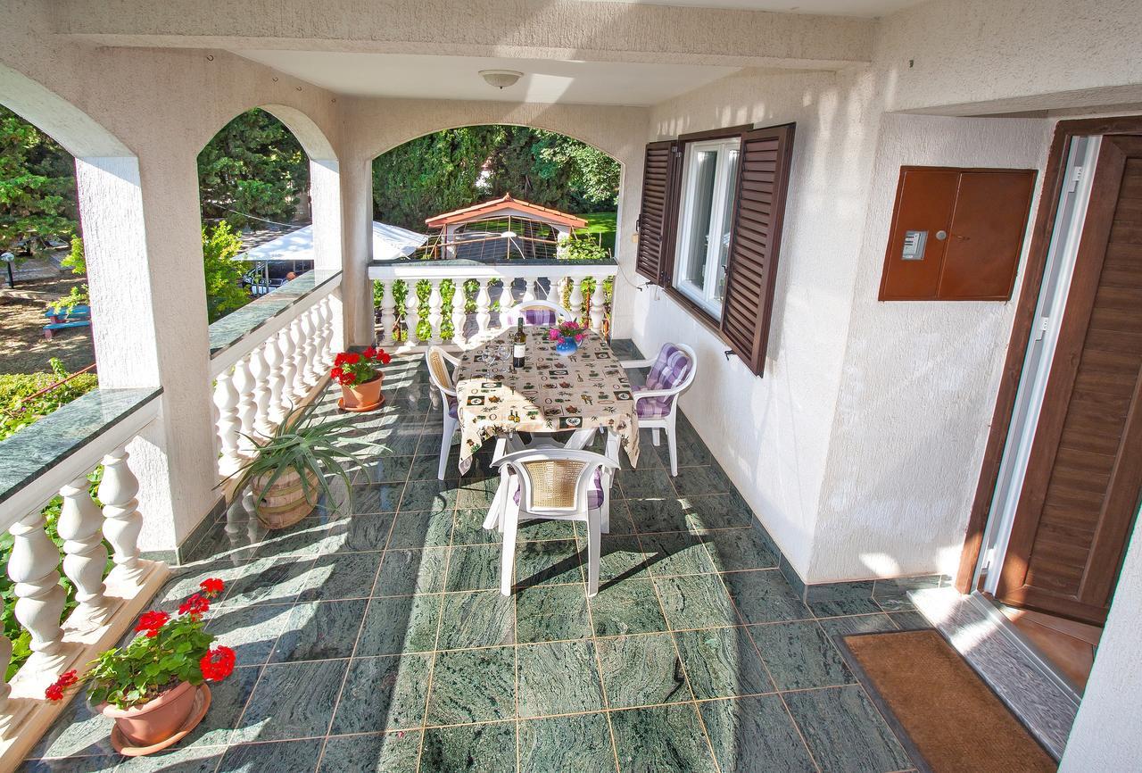 Valeriana Apartment พูลา ภายนอก รูปภาพ