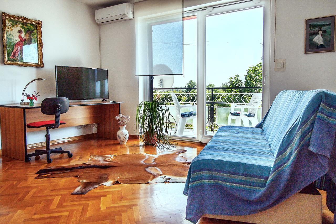 Valeriana Apartment พูลา ภายนอก รูปภาพ