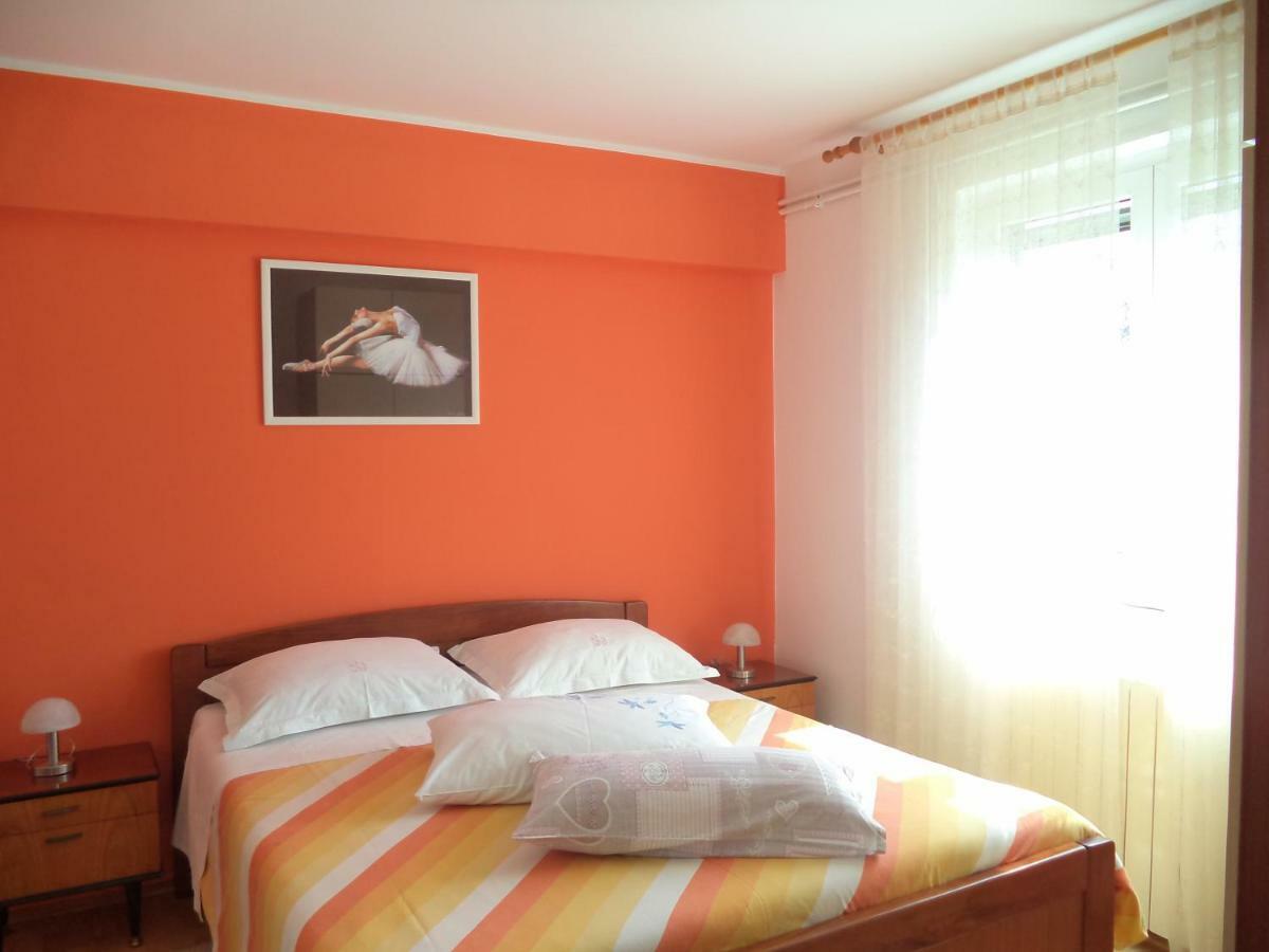 Valeriana Apartment พูลา ภายนอก รูปภาพ