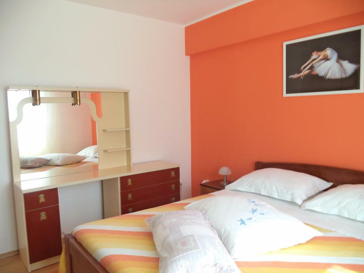 Valeriana Apartment พูลา ภายนอก รูปภาพ